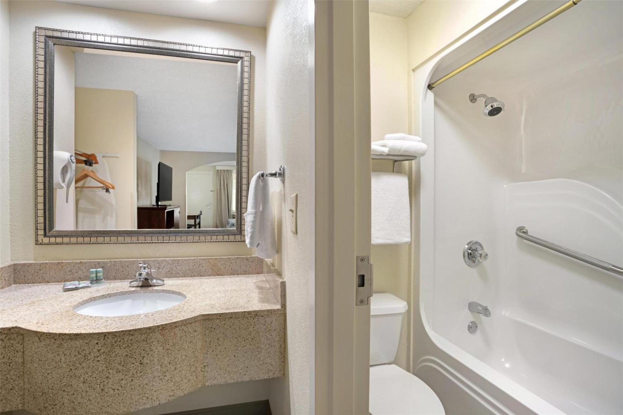 Western Inn&suites 3*