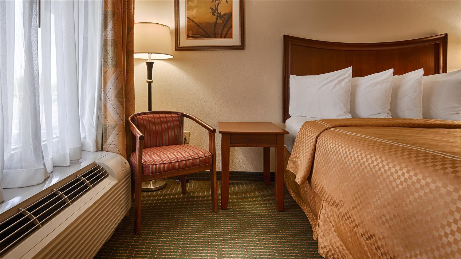 Western & Hotel 3*