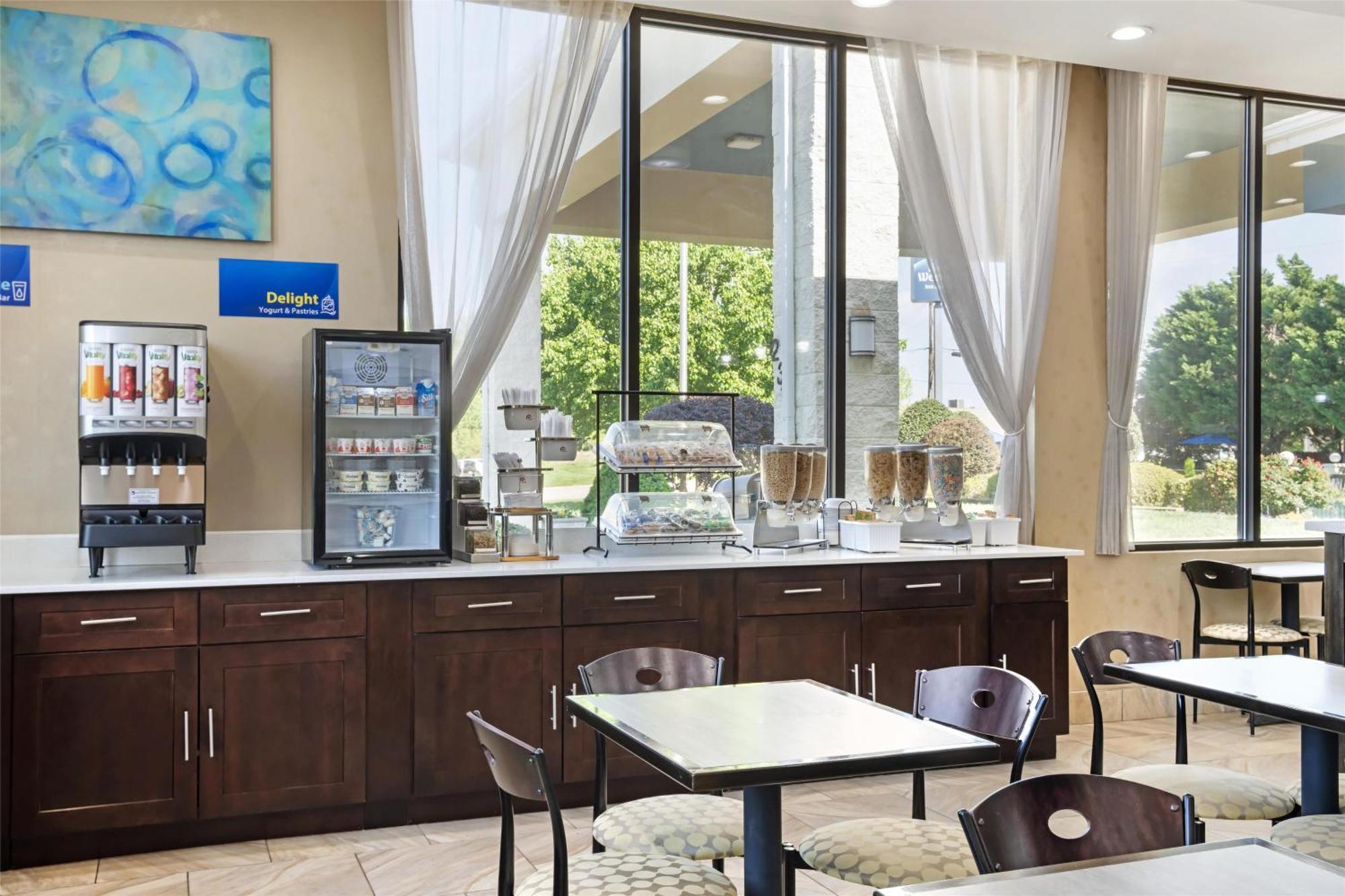 Western & Hotel 3*