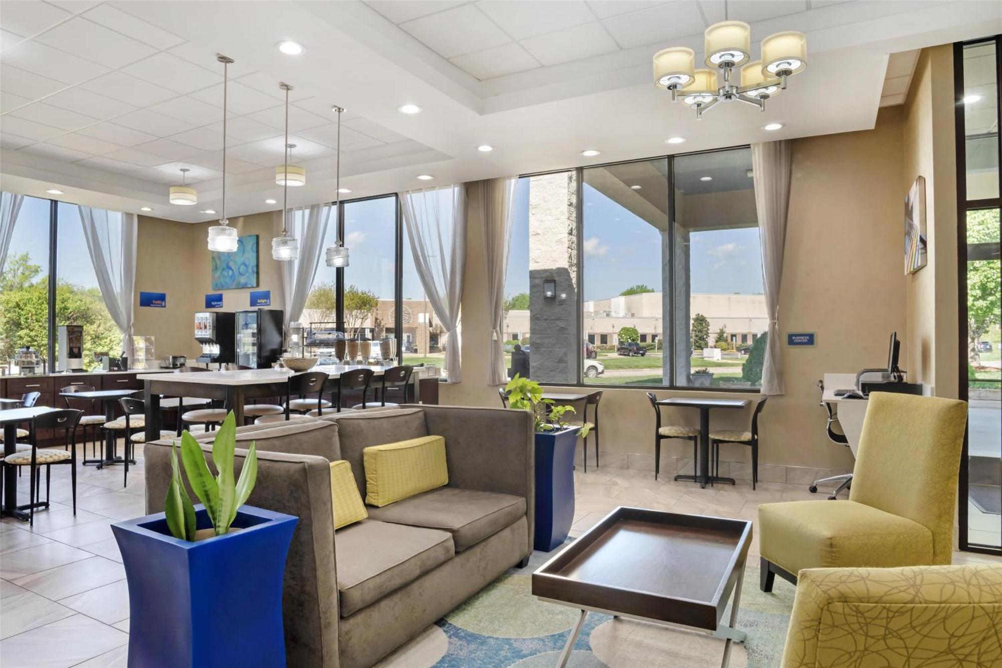 Western & Hotel 3*